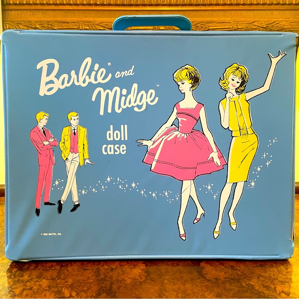 1963 VINTAGE BARBIE AND MIDGE BLUE DOLL CASE
